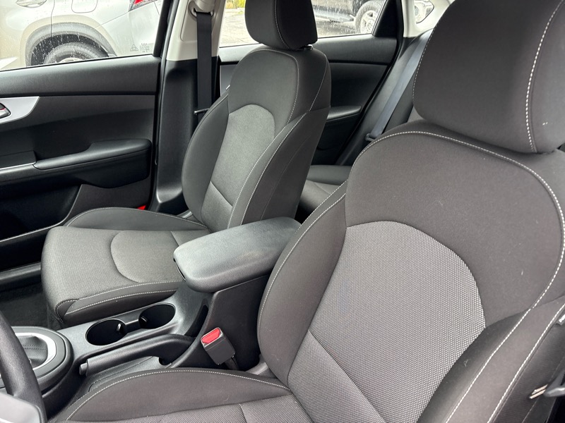 2024 Kia Forte LXS photo 4