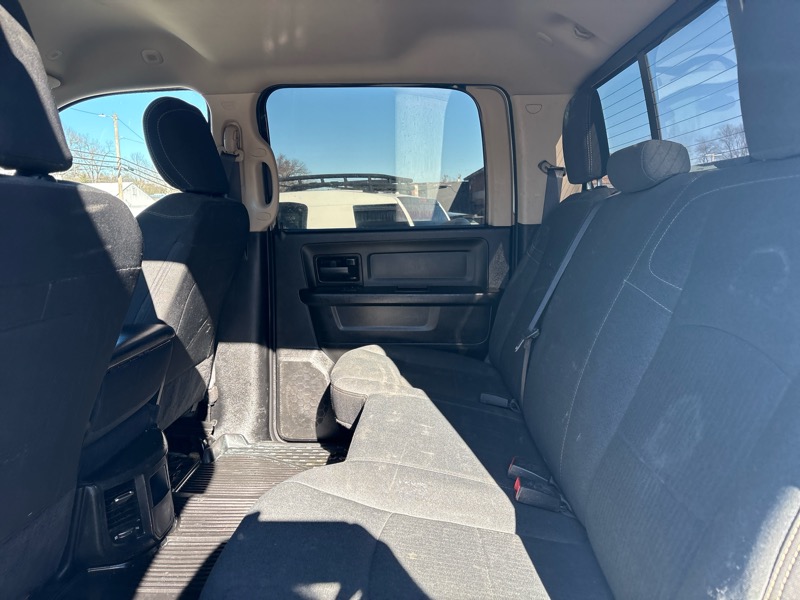 RAM 2500 Tradesman 4x4 Crew Cab 6'4" Box 2020