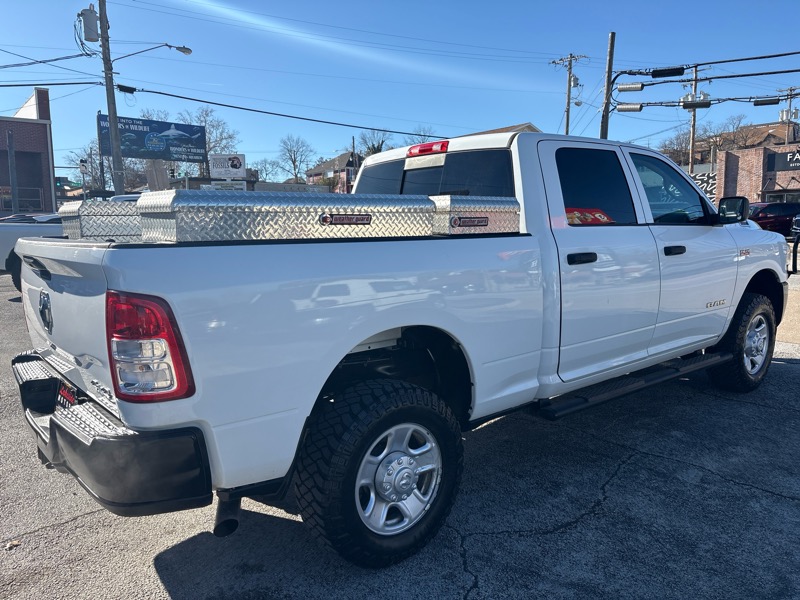 RAM 2500 Tradesman 4x4 Crew Cab 6'4" Box 2020