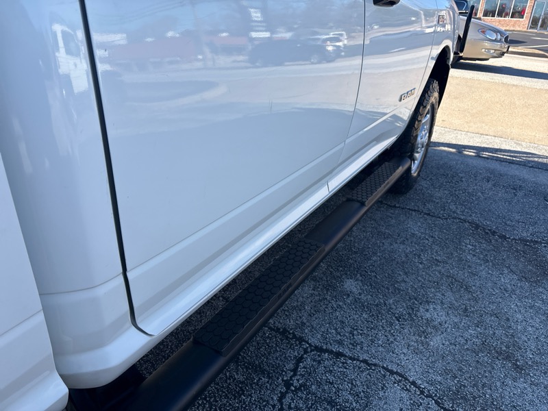 RAM 2500 Tradesman 4x4 Crew Cab 6'4" Box 2020