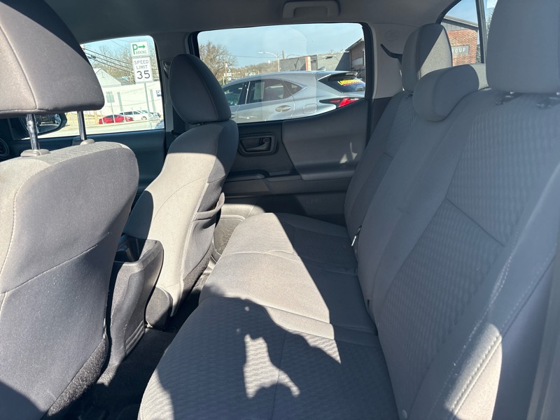 Toyota Tacoma 4WD SR5 Double Cab 5' Bed AT (Natl) 2021