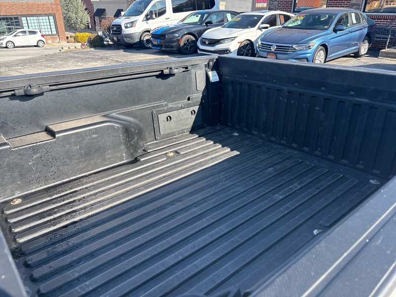 Toyota Tacoma 4WD SR5 Double Cab 5' Bed AT (Natl) 2021