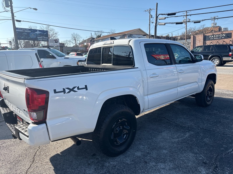 Toyota Tacoma 4WD SR5 Double Cab 5' Bed AT (Natl) 2021