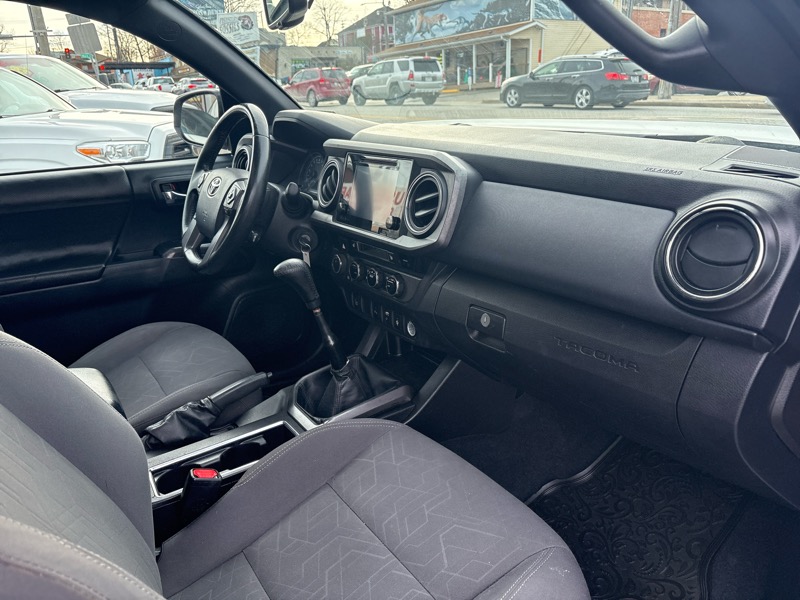 Toyota Tacoma 4WD Double Cab V6 MT TRD Off Road (Natl) 2016