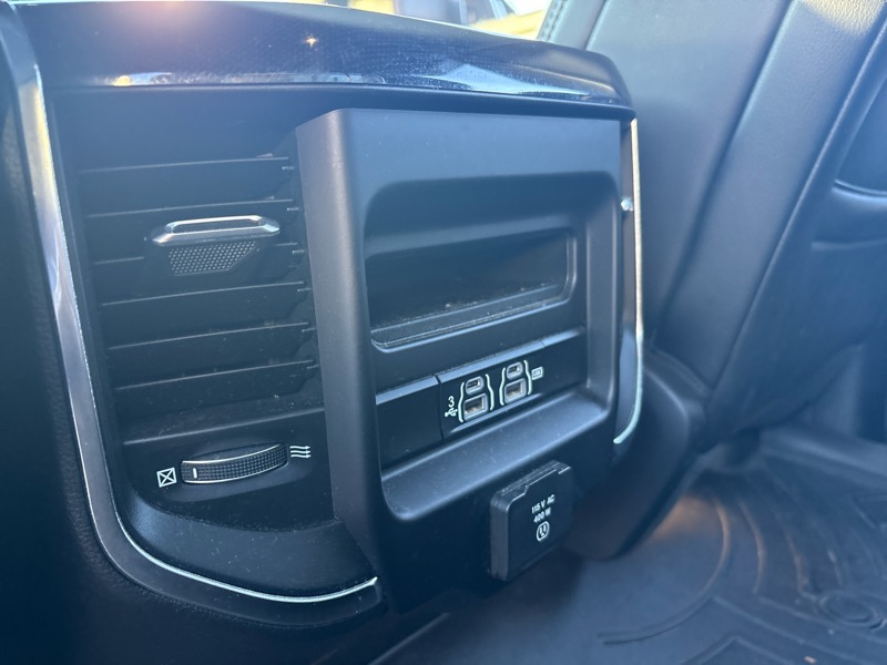 RAM 1500 Laramie 4x4 Crew Cab 5'7" Box 2019