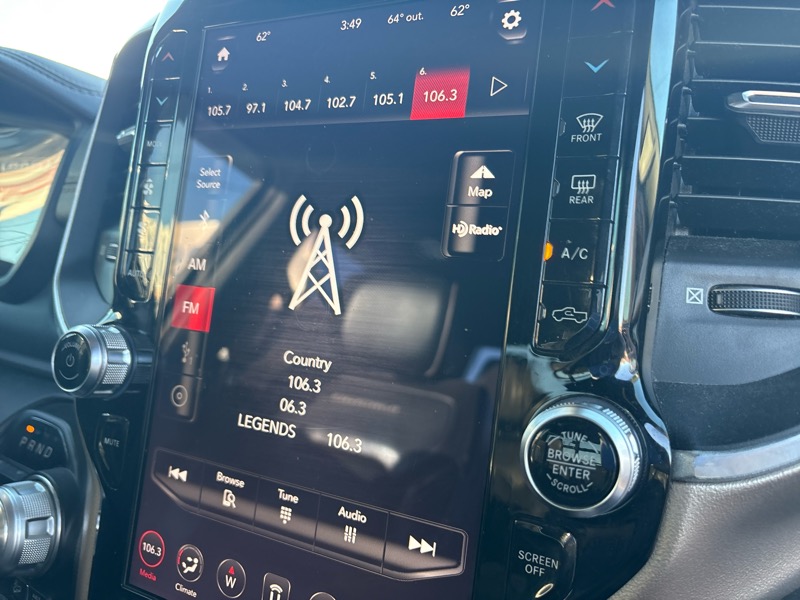 RAM 1500 Laramie 4x4 Crew Cab 5'7" Box 2019