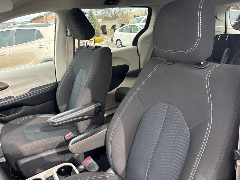 Chrysler Voyager LX FWD 2022