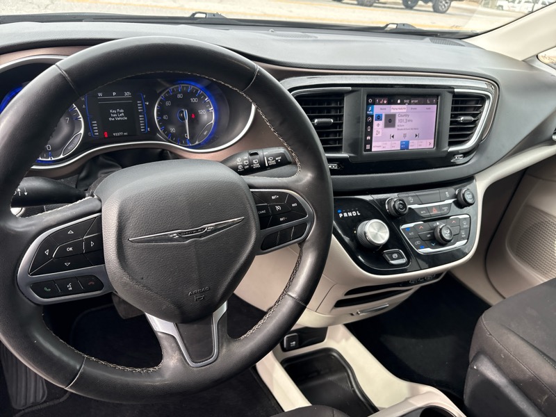 Chrysler Voyager LX FWD 2022