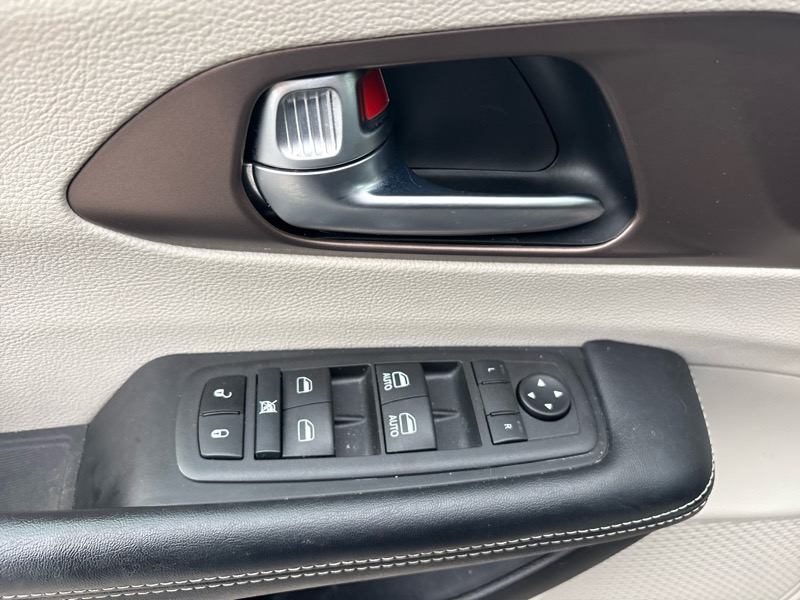 Chrysler Voyager LX FWD 2022