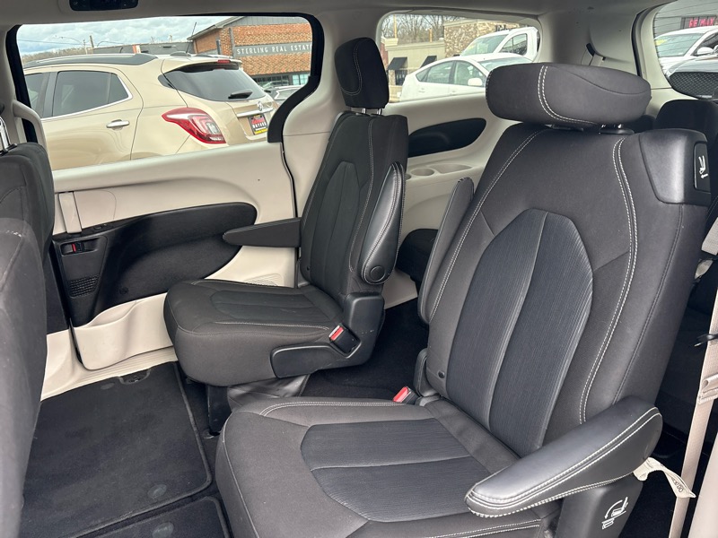 Chrysler Voyager LX FWD 2022