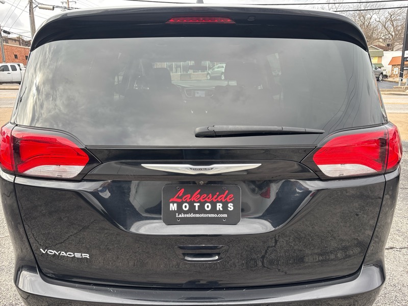 Chrysler Voyager LX FWD 2022