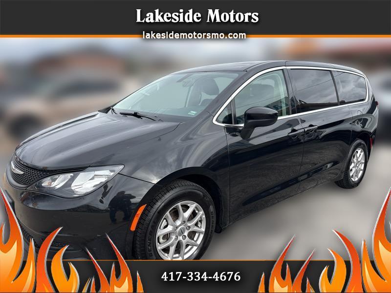 2022 Chrysler Voyager LX FWD