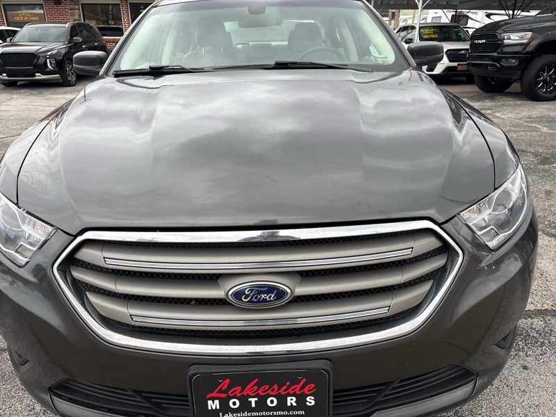 Ford Taurus SE FWD 2019