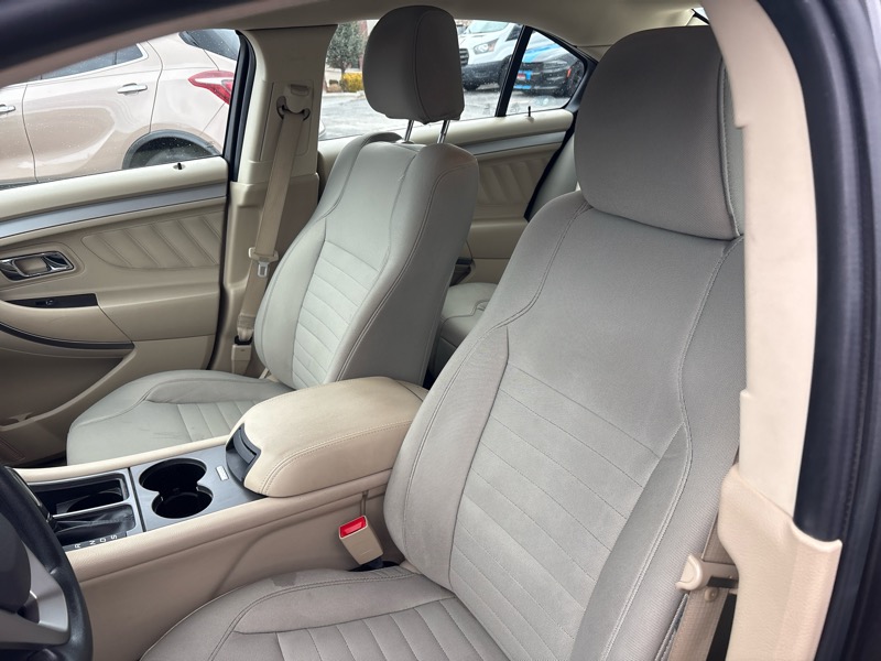 Ford Taurus SE FWD 2019