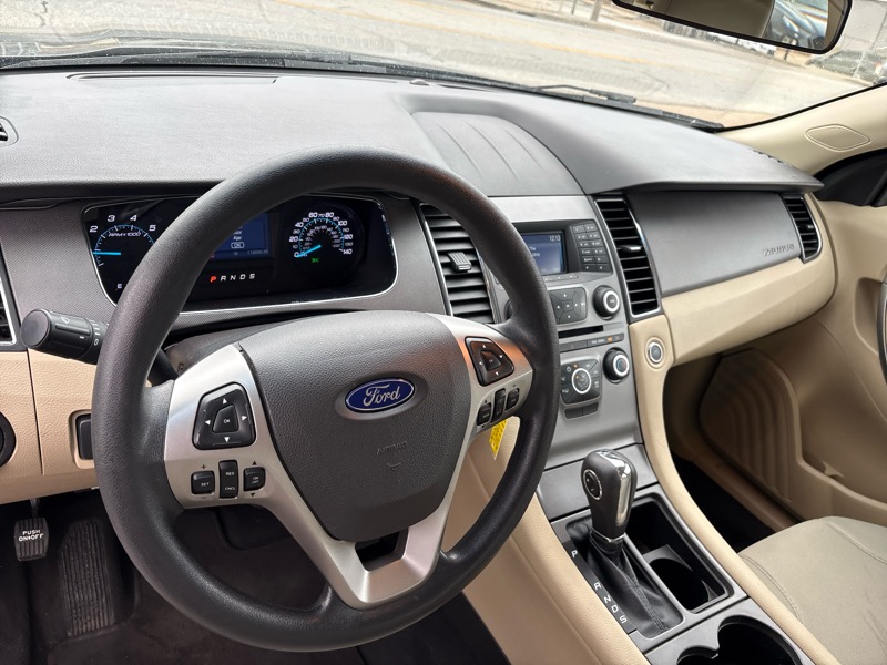 Ford Taurus SE FWD 2019