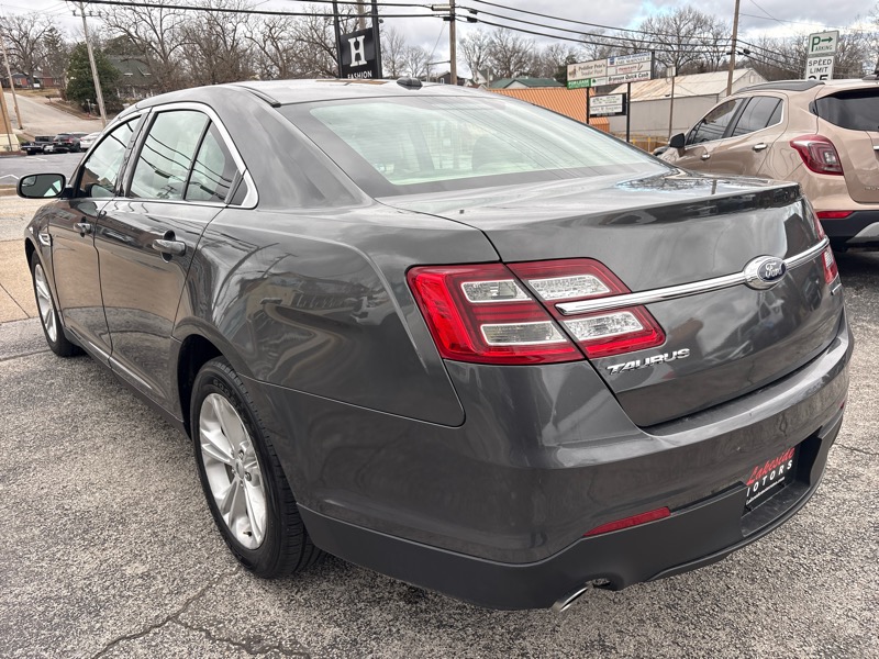 Ford Taurus SE FWD 2019