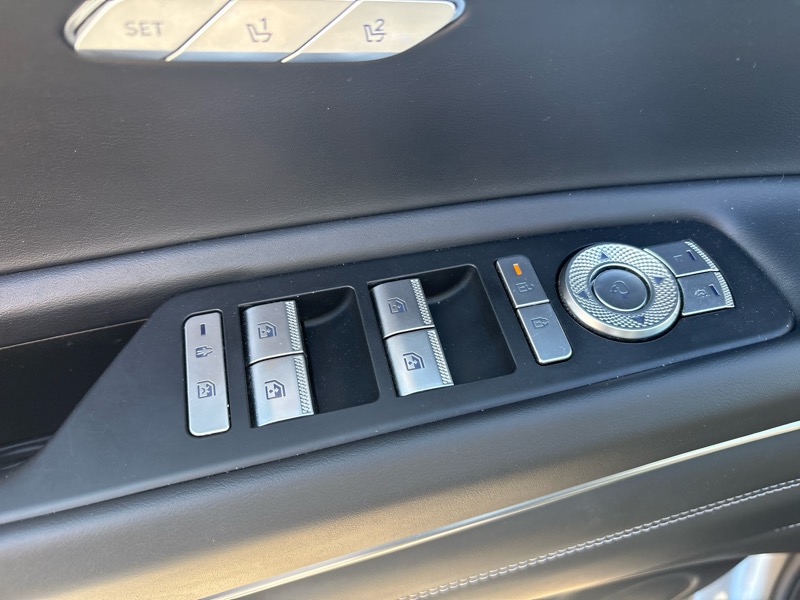 Genesis GV80 2.5T Standard AWD 2025