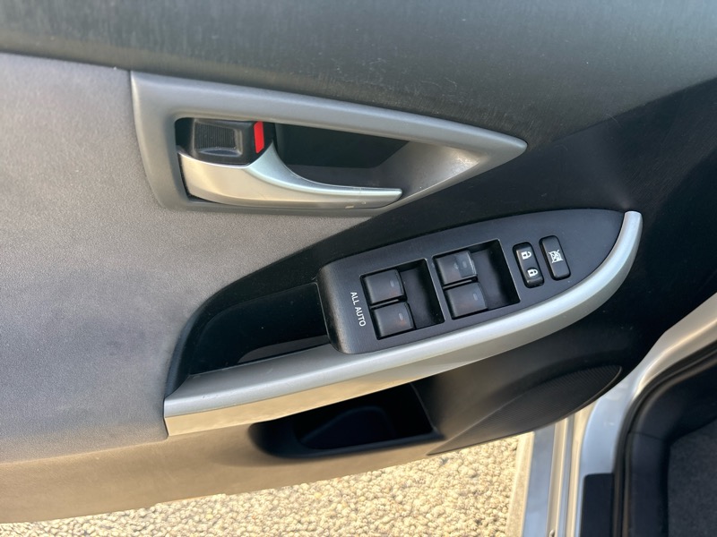 Toyota Prius 5dr HB Persona Series Special Edition (Natl) 2015