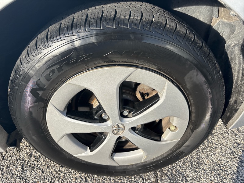 Toyota Prius 5dr HB Persona Series Special Edition (Natl) 2015