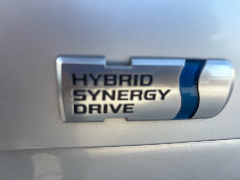 Toyota Prius 5dr HB Persona Series Special Edition (Natl) 2015