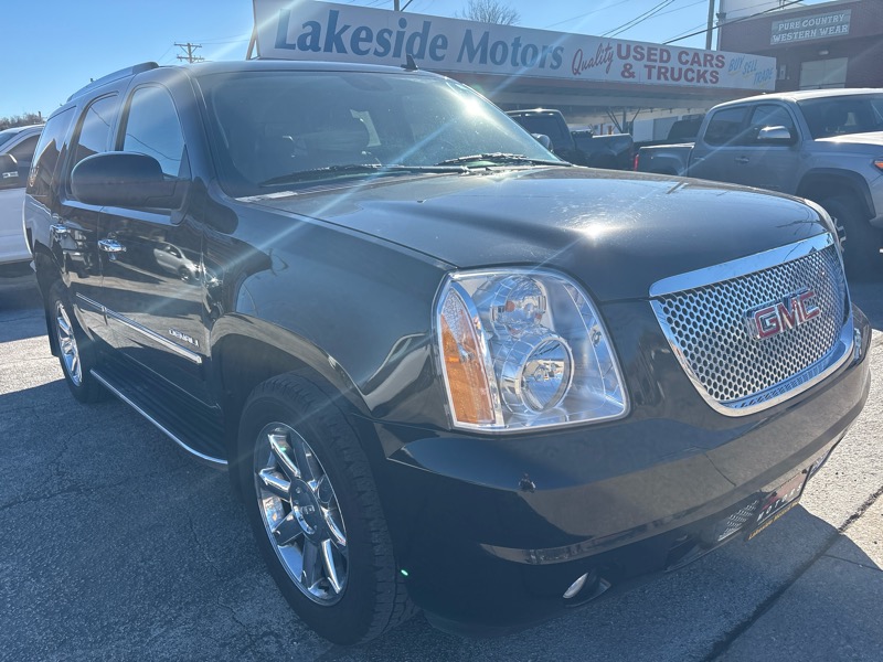 GMC Yukon AWD 4dr 1500 Denali 2010