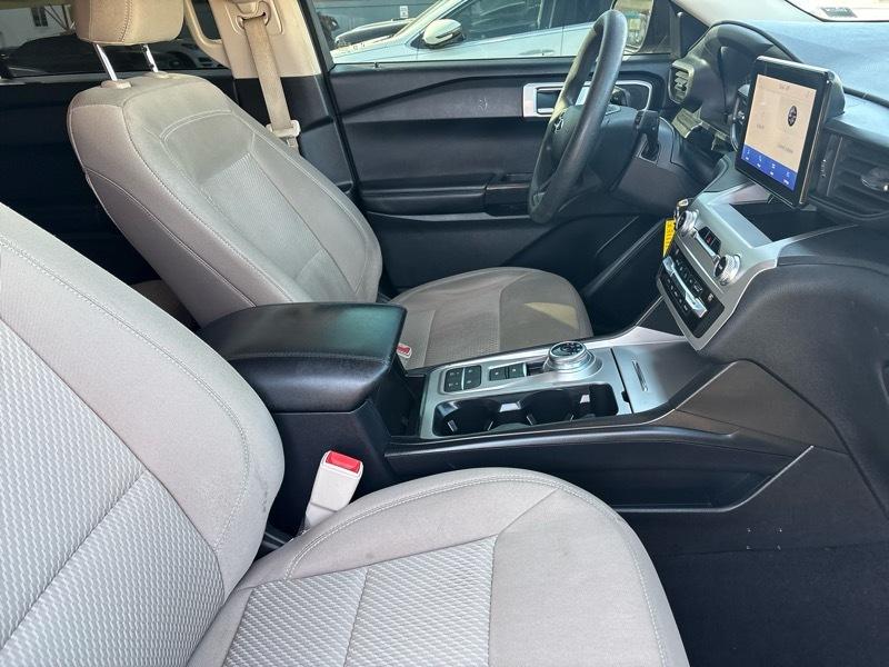 Ford Explorer Base RWD 2021