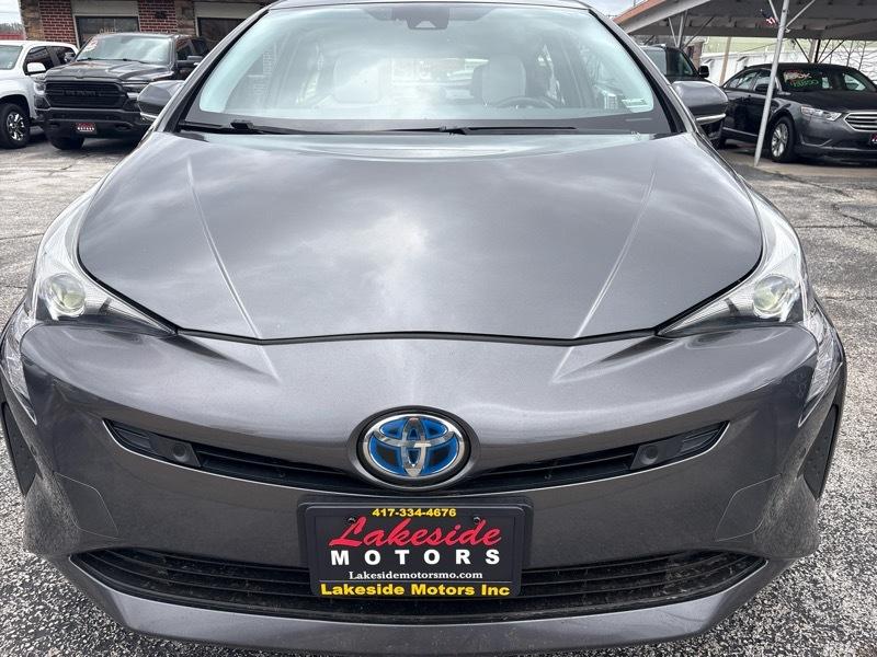 Toyota Prius Three Touring (Natl) 2017