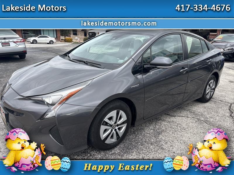 2017 Toyota Prius Three Touring (Natl)