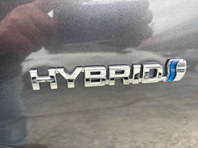 Toyota Prius Three Touring (Natl) 2017