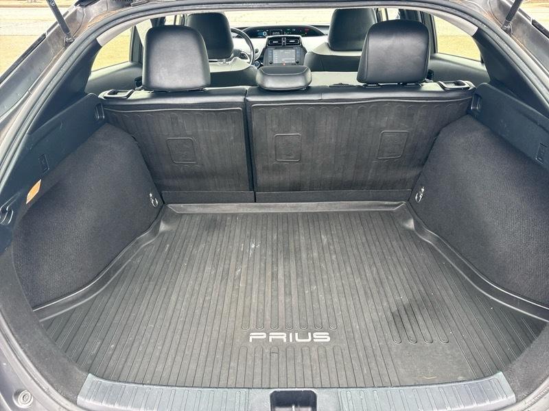 Toyota Prius Three Touring (Natl) 2017