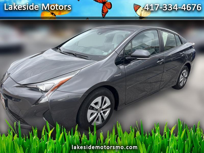 2017 Toyota Prius Three Touring (Natl)