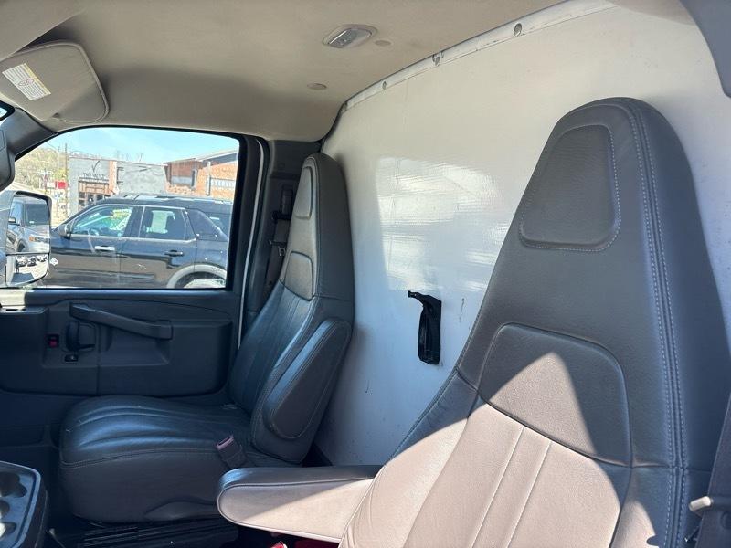 Chevrolet Express Commercial Cutaway 3500 Van 159" 2017