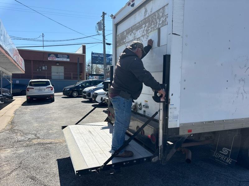 Chevrolet Express Commercial Cutaway 3500 Van 159" 2017