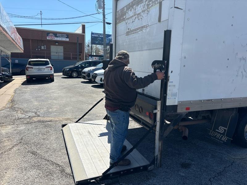 Chevrolet Express Commercial Cutaway 3500 Van 159" 2017