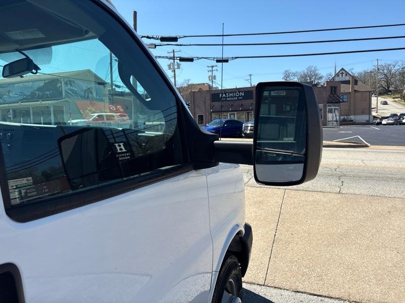 Chevrolet Express Commercial Cutaway 3500 Van 159" 2017