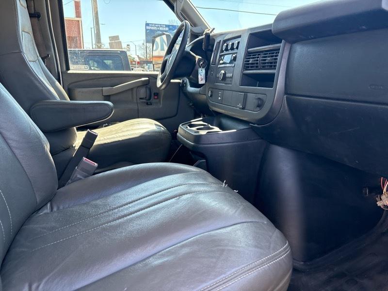 Chevrolet Express Commercial Cutaway 3500 Van 159" 2017