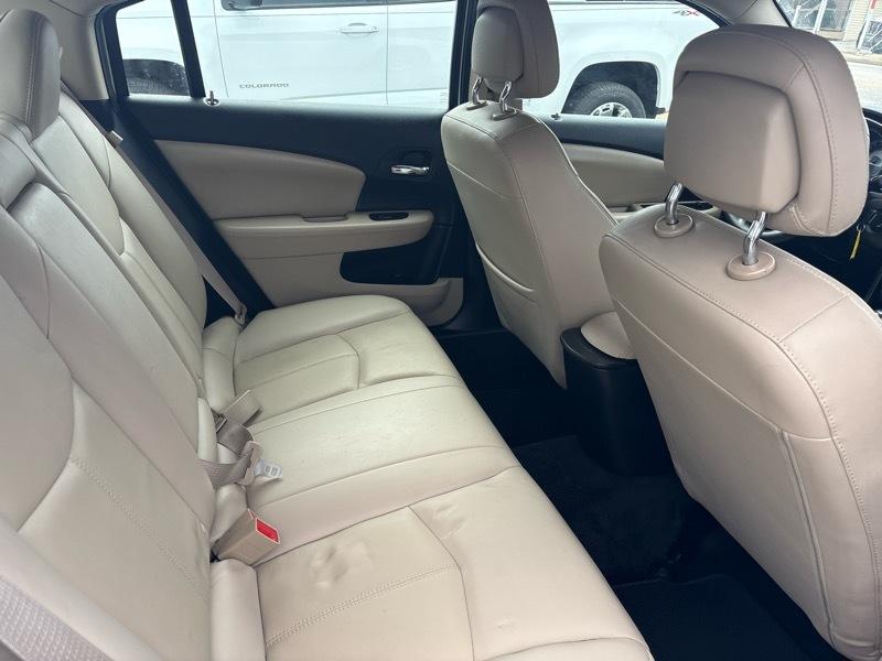 Chrysler 200 4dr Sdn Limited 2012