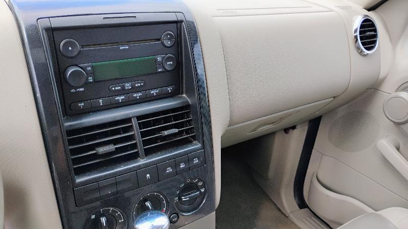 Ford Explorer 4WD 4dr V6 XLT 2007