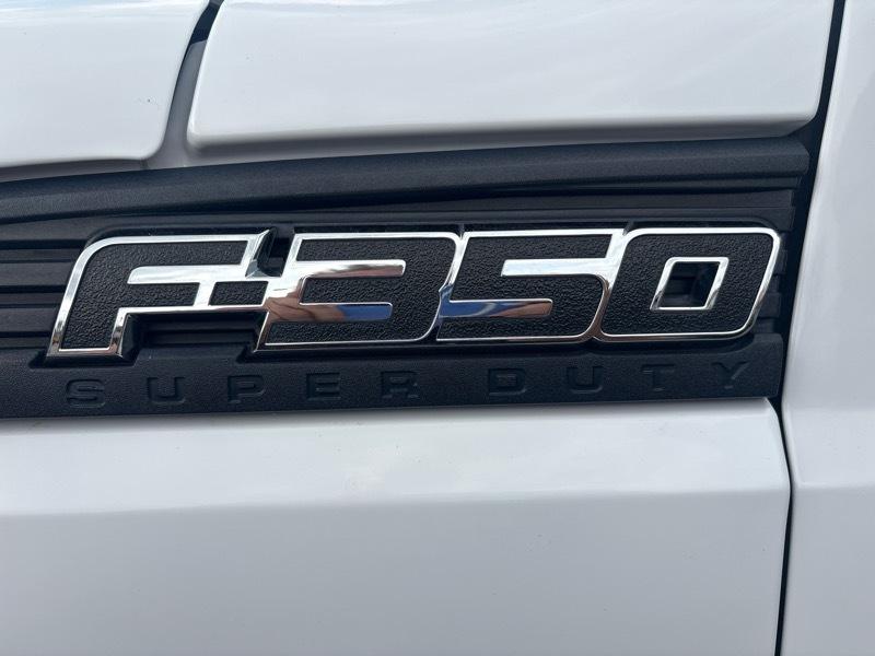 Ford Super Duty F-350 DRW 4WD SuperCab 158" XL 2013