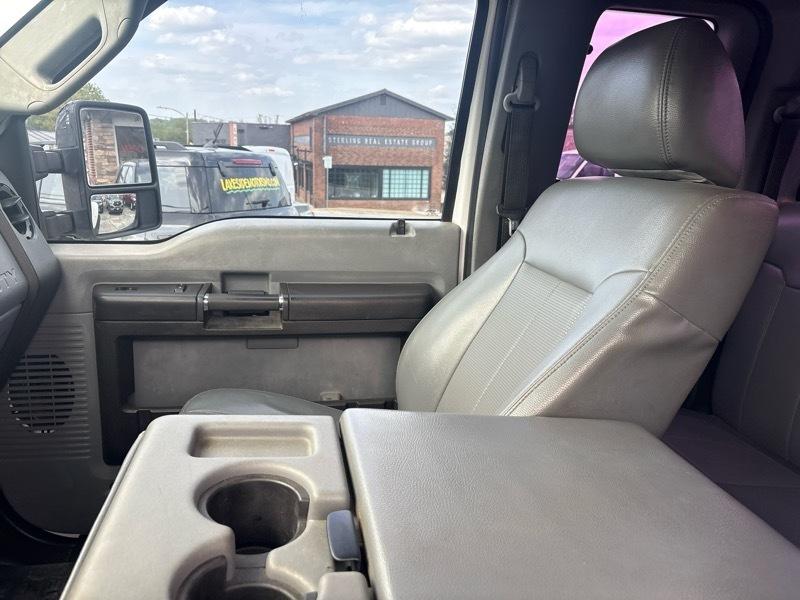 Ford Super Duty F-350 DRW 4WD SuperCab 158" XL 2013