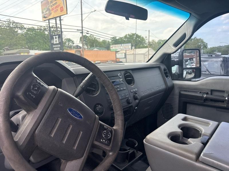 Ford Super Duty F-350 DRW 4WD SuperCab 158" XL 2013