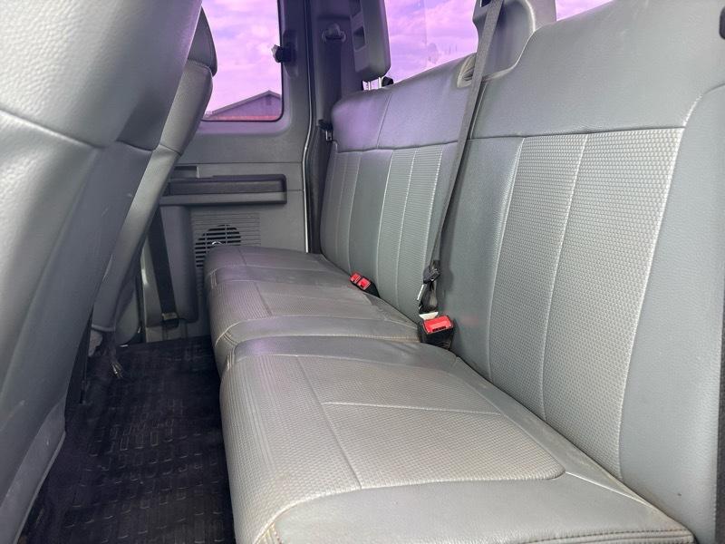 Ford Super Duty F-350 DRW 4WD SuperCab 158" XL 2013