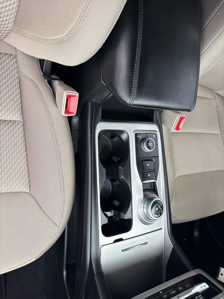 Ford Explorer Base 4WD 2023