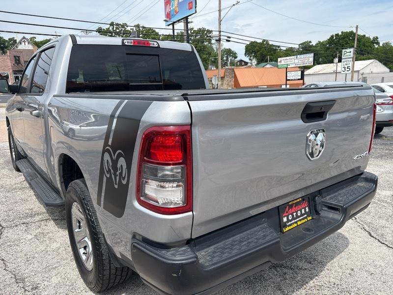 RAM 1500 4WD Crew Cab 140.5" Tradesman 2024