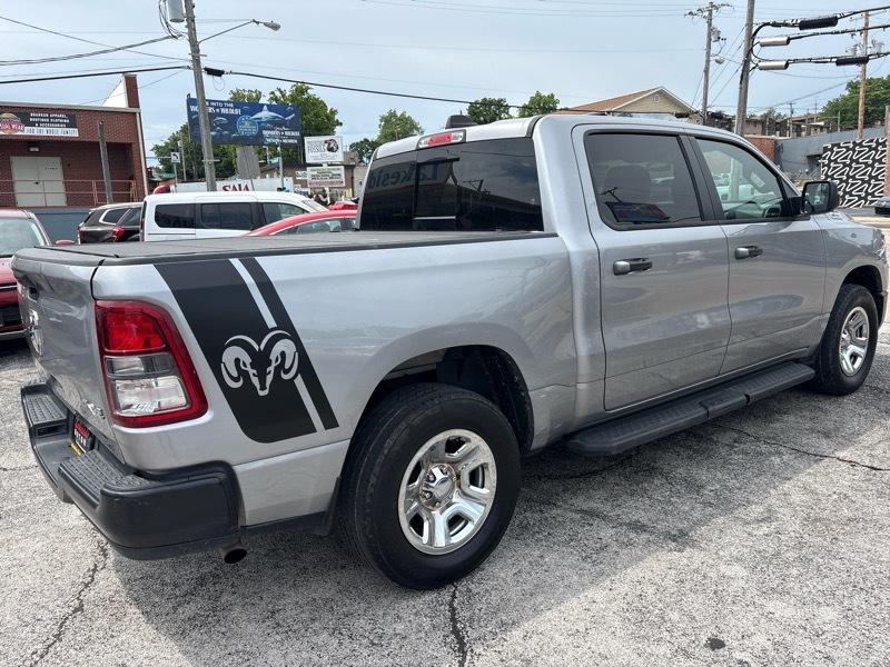 RAM 1500 4WD Crew Cab 140.5" Tradesman 2024