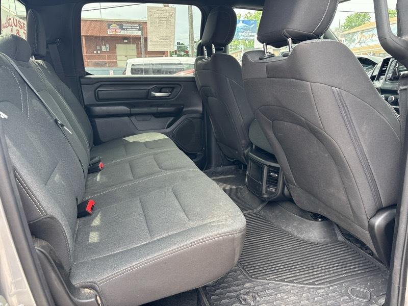 RAM 1500 4WD Crew Cab 140.5" Tradesman 2024
