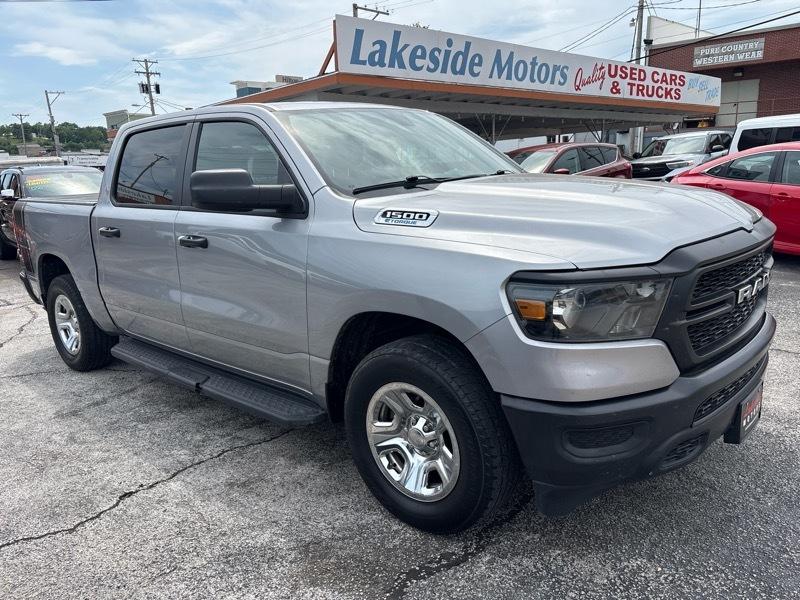 RAM 1500 4WD Crew Cab 140.5" Tradesman 2024