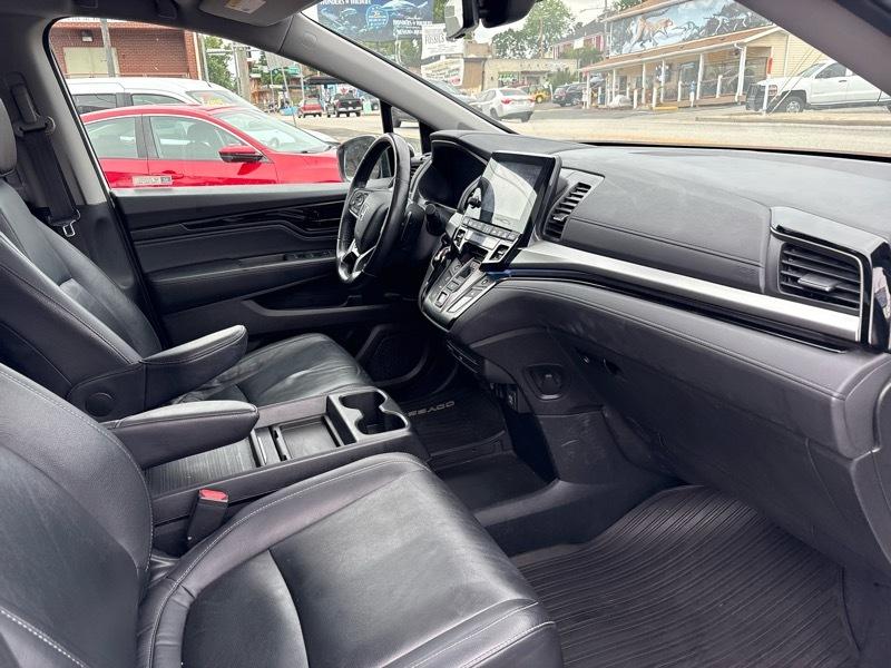 Honda Odyssey Touring Auto 2021