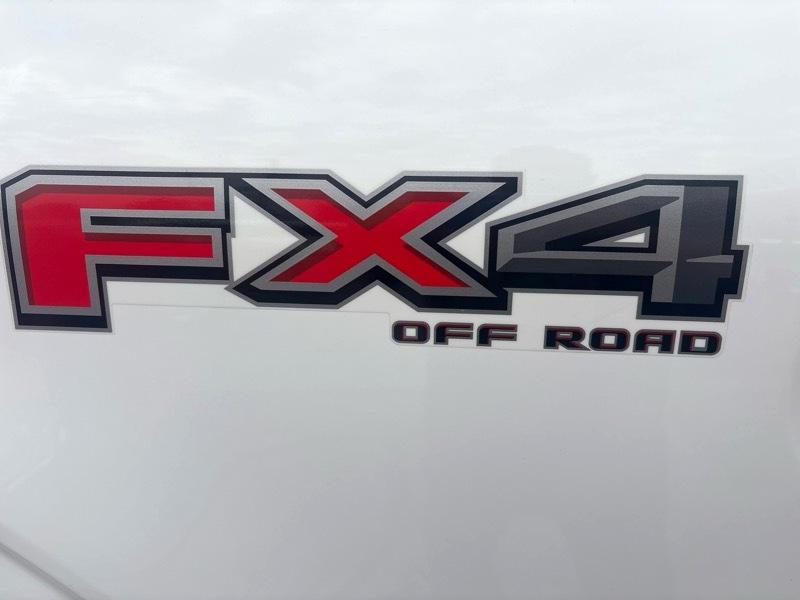 Ford F-150 4WD SuperCrew 139" XLT 2023
