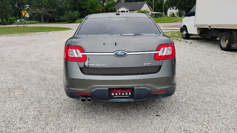 Ford Taurus 4dr Sdn SEL FWD 2011